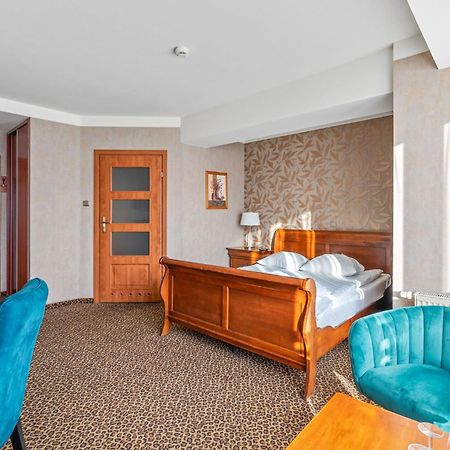 Hotel Diament Vacanza Katowice - Siemianowice Siemianowice Śląskie Buitenkant foto