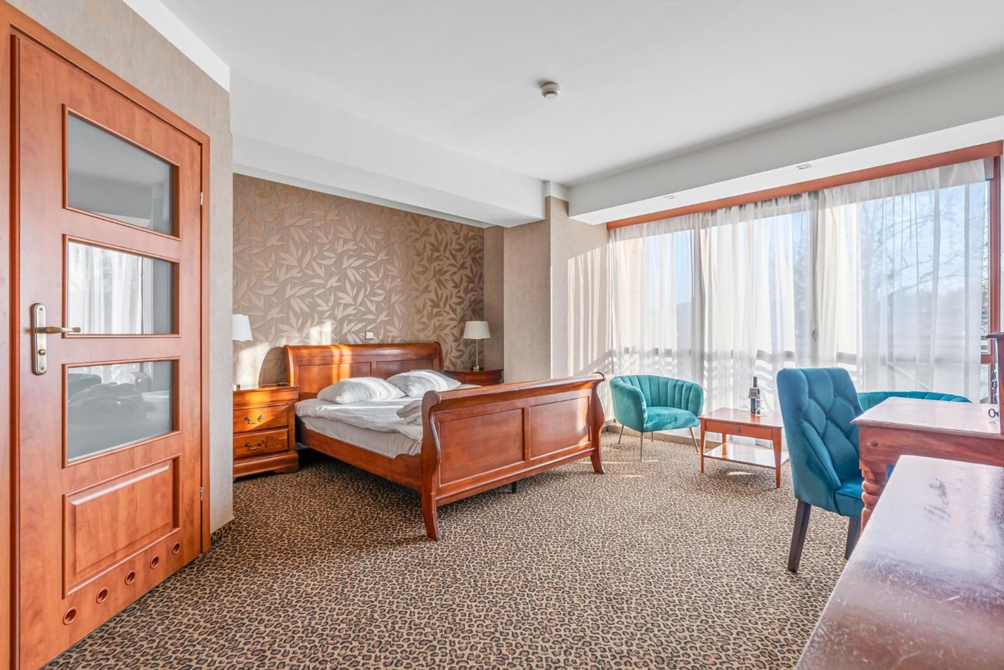 Hotel Diament Vacanza Katowice - Siemianowice Siemianowice Śląskie Buitenkant foto