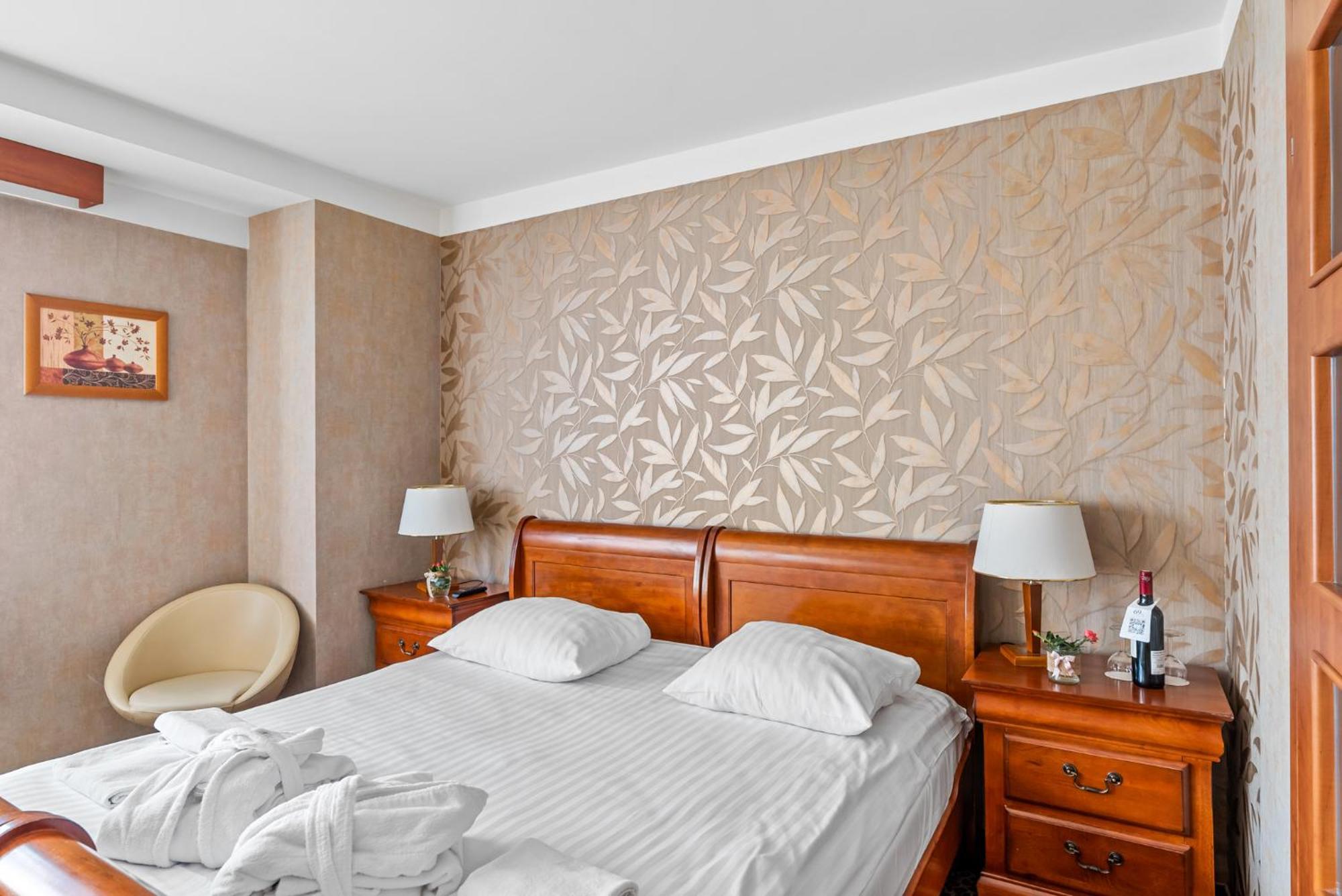 Hotel Diament Vacanza Katowice - Siemianowice Siemianowice Śląskie Buitenkant foto