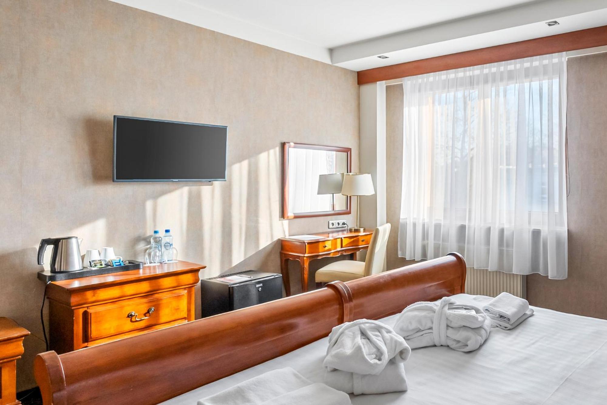 Hotel Diament Vacanza Katowice - Siemianowice Siemianowice Śląskie Buitenkant foto
