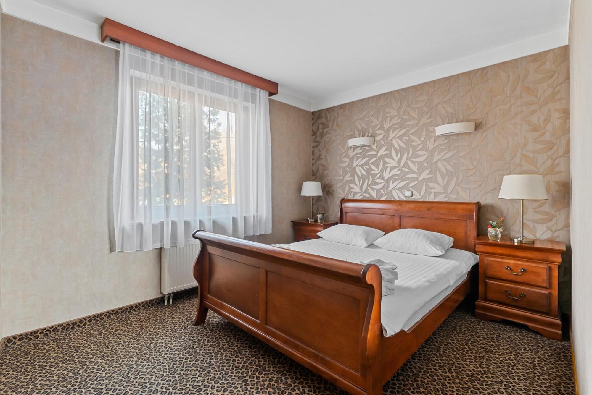Hotel Diament Vacanza Katowice - Siemianowice Siemianowice Śląskie Buitenkant foto