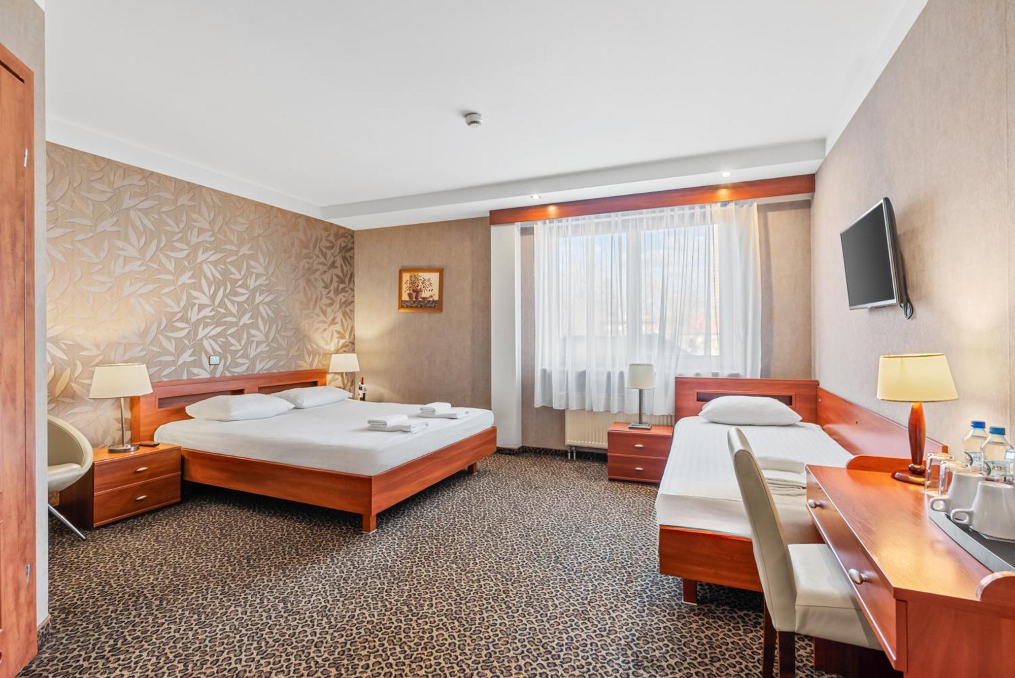 Hotel Diament Vacanza Katowice - Siemianowice Siemianowice Śląskie Buitenkant foto