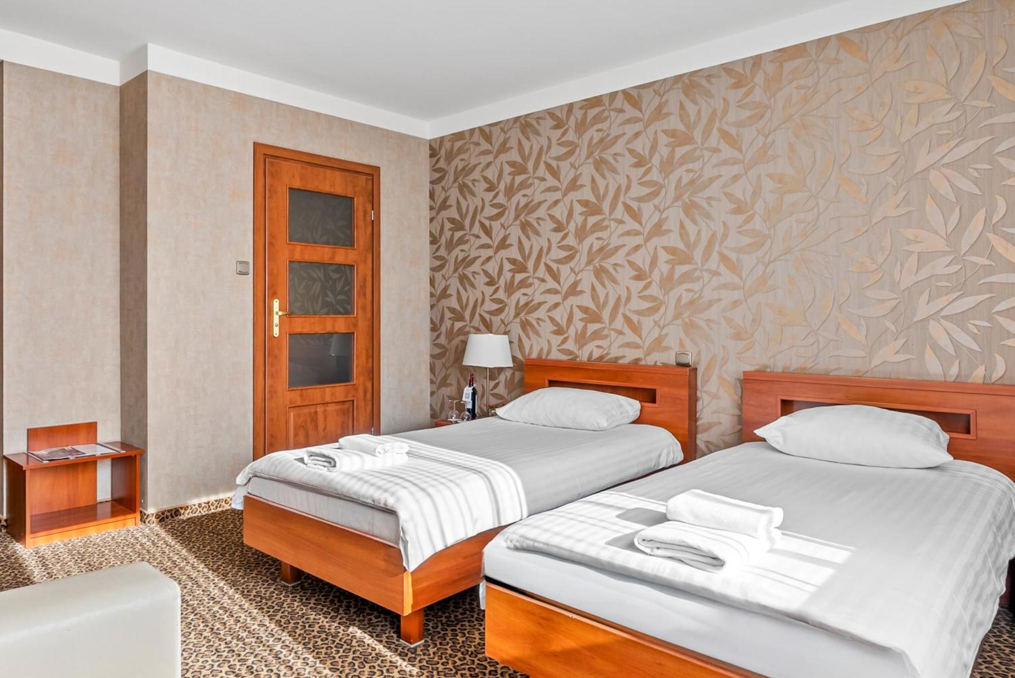 Hotel Diament Vacanza Katowice - Siemianowice Siemianowice Śląskie Buitenkant foto