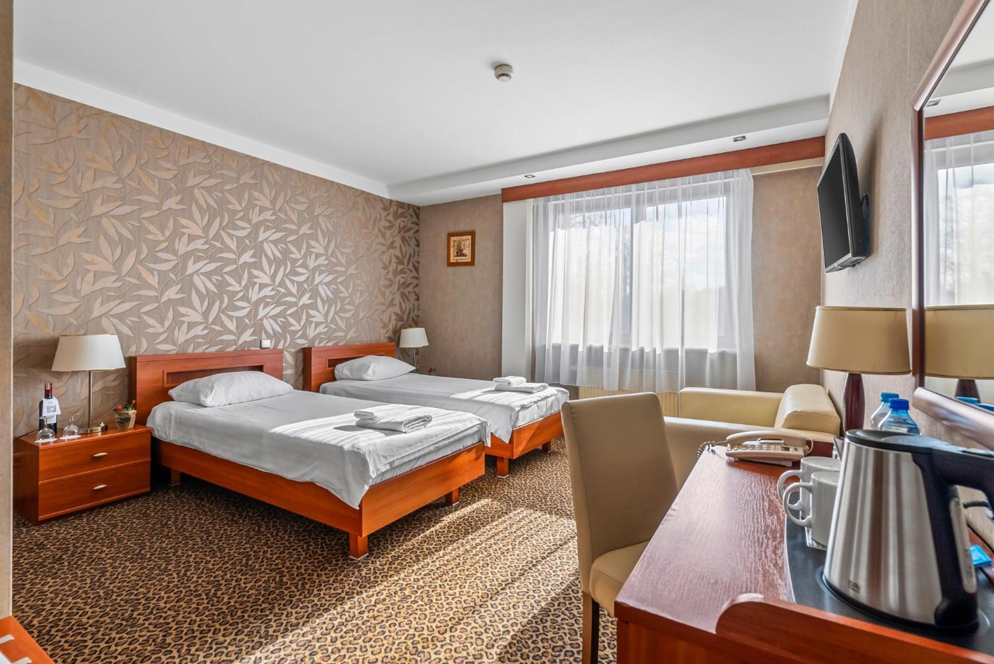 Hotel Diament Vacanza Katowice - Siemianowice Siemianowice Śląskie Buitenkant foto