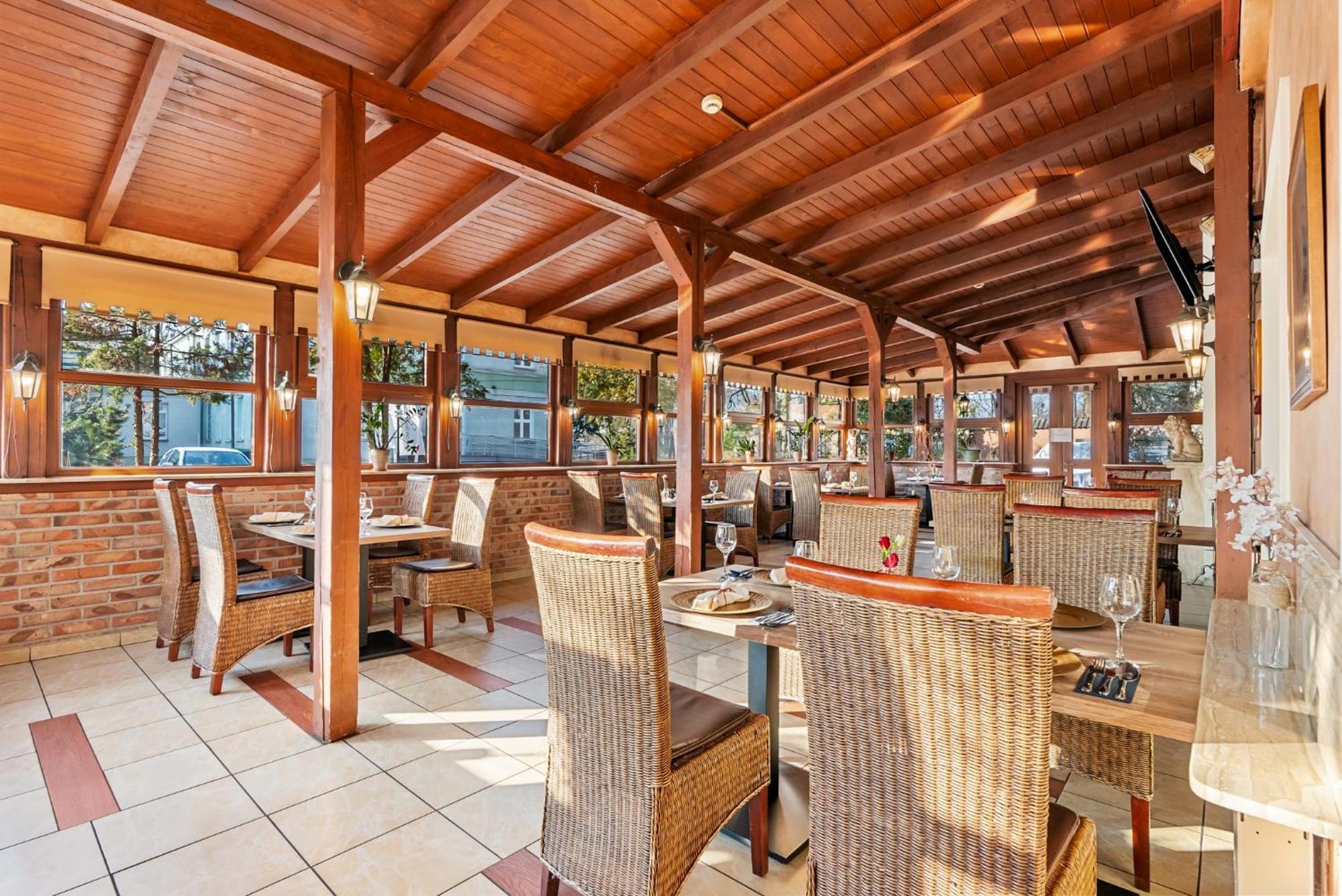 Hotel Diament Vacanza Katowice - Siemianowice Siemianowice Śląskie Buitenkant foto